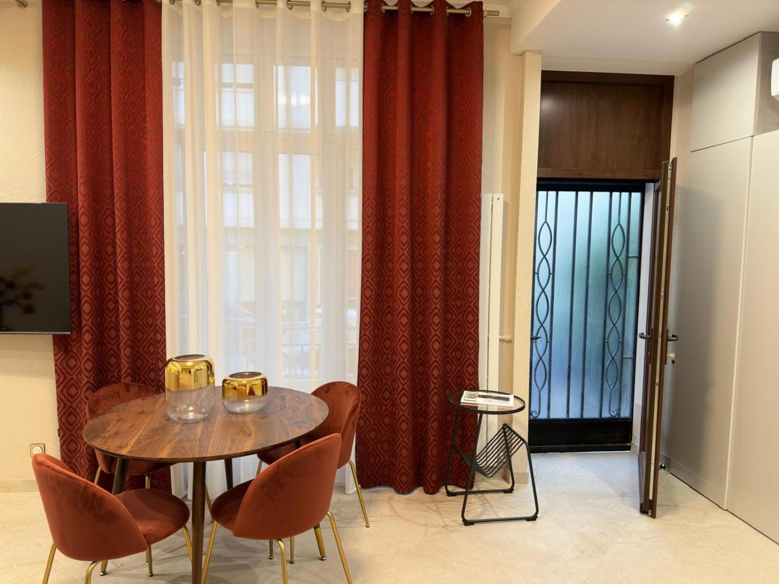 Extraordinaire Grand Studio Au Centre 6 Minutes A Pied De La Plage Et L'Hotel Negresco Nice Exterior foto