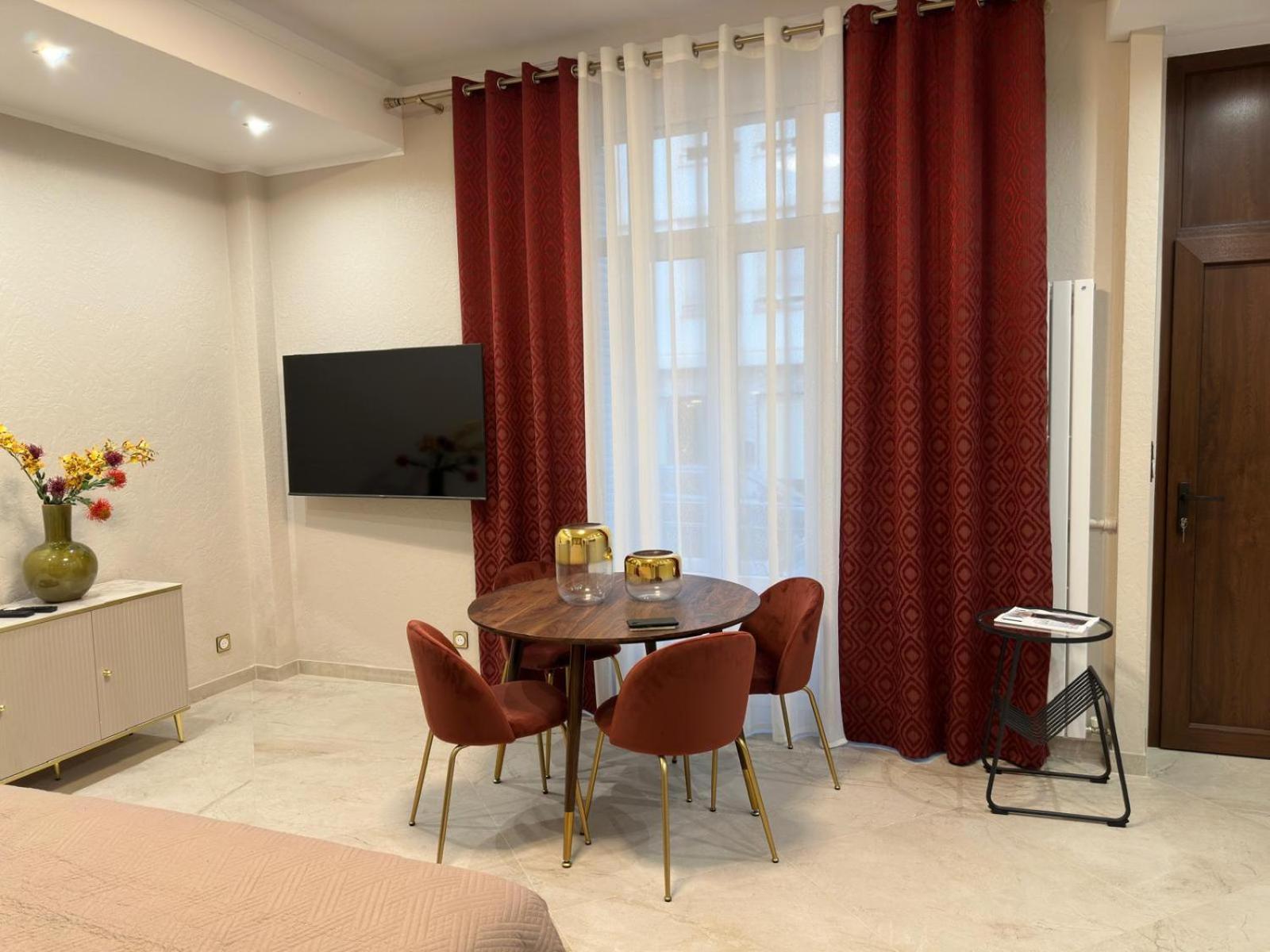 Extraordinaire Grand Studio Au Centre 6 Minutes A Pied De La Plage Et L'Hotel Negresco Nice Exterior foto