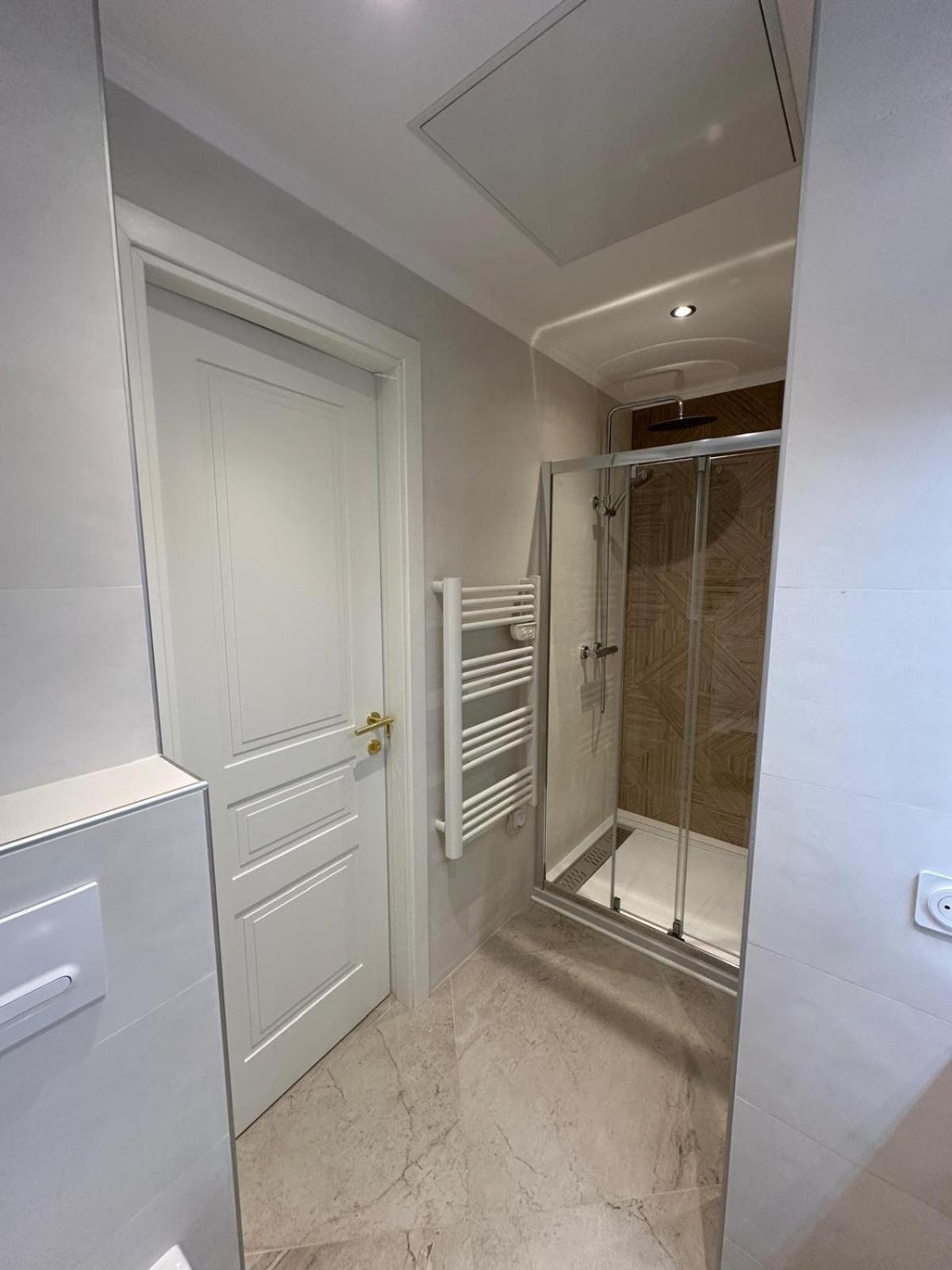 Extraordinaire Grand Studio Au Centre 6 Minutes A Pied De La Plage Et L'Hotel Negresco Nice Exterior foto