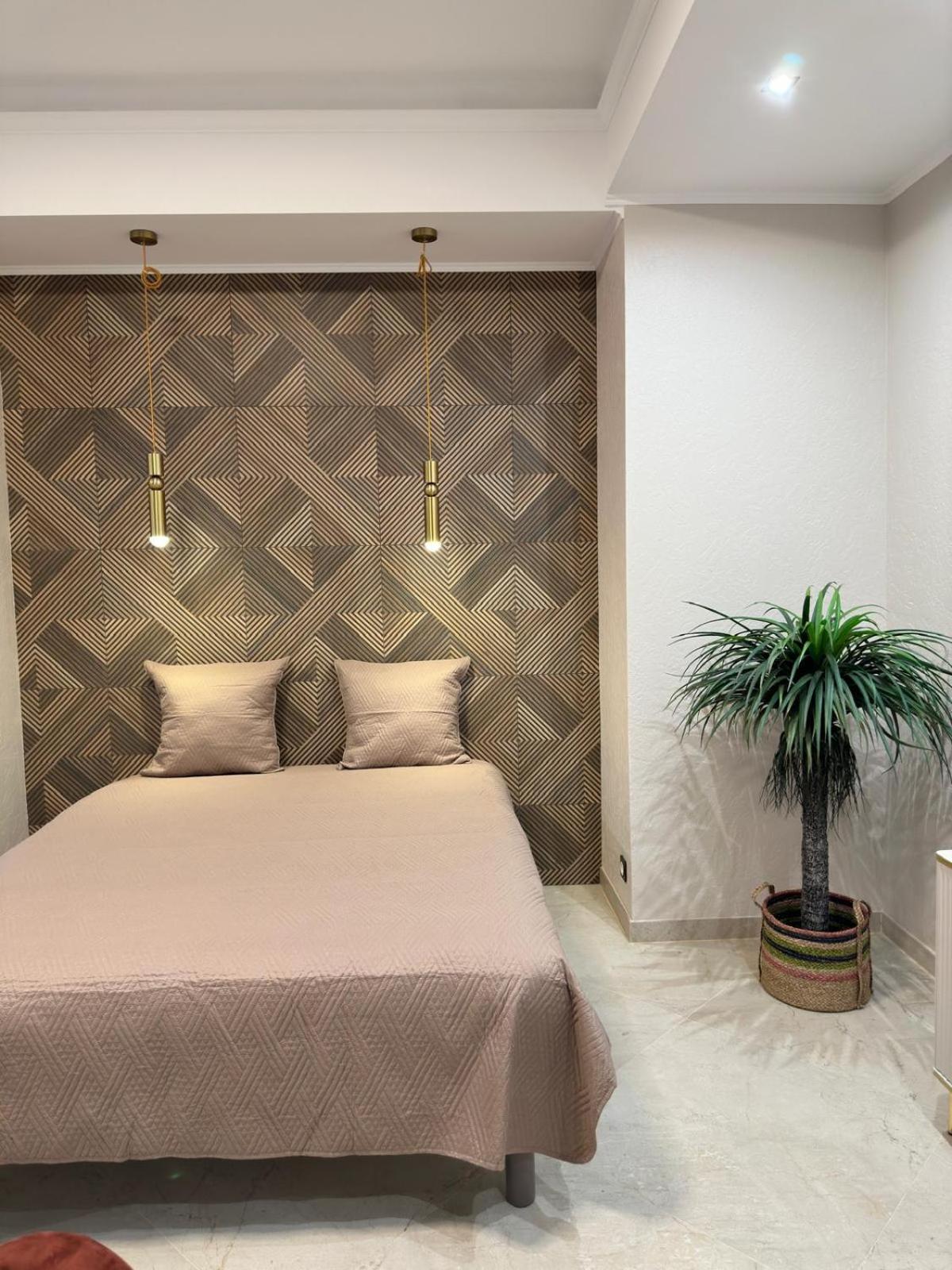 Extraordinaire Grand Studio Au Centre 6 Minutes A Pied De La Plage Et L'Hotel Negresco Nice Exterior foto